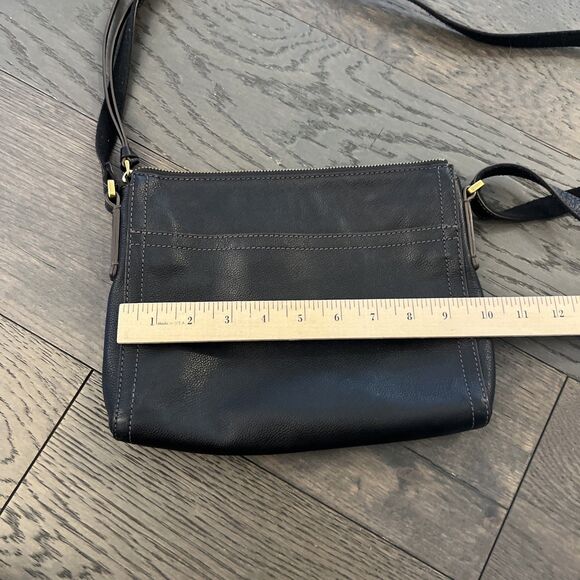Fossil Black Leather Crossbody Purse gold tone hardware No Key - Picture 10 of 13